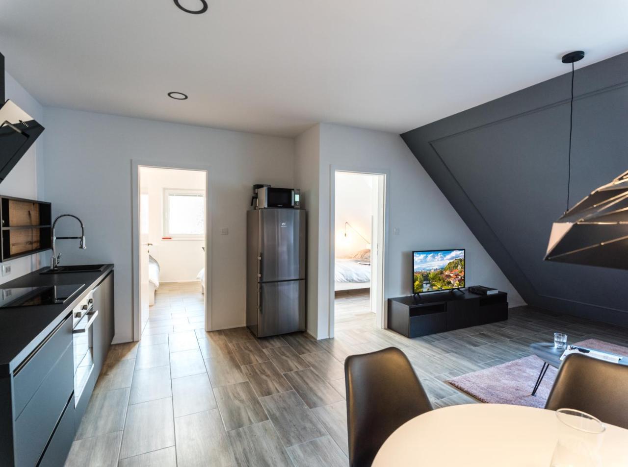 Flex Apartments Tour As 류블랴나 외부 사진