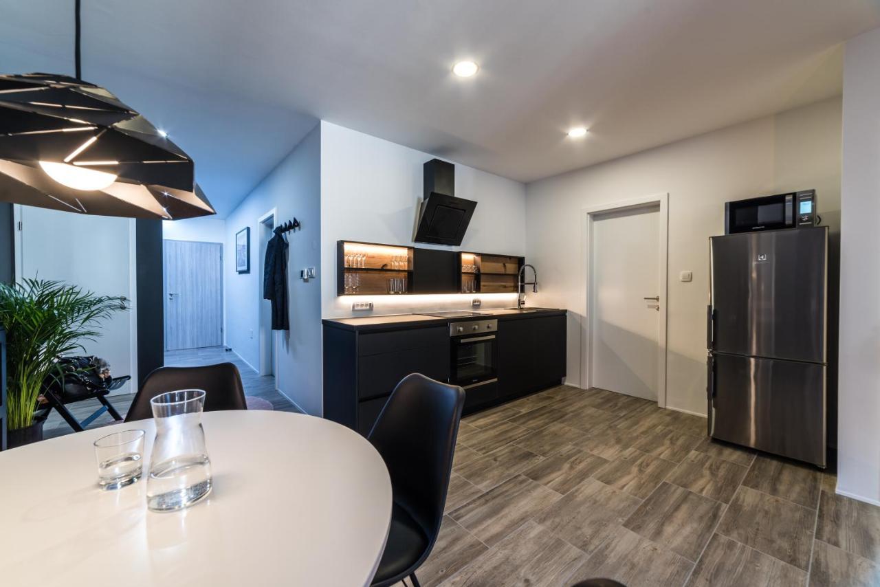 Flex Apartments Tour As 류블랴나 외부 사진
