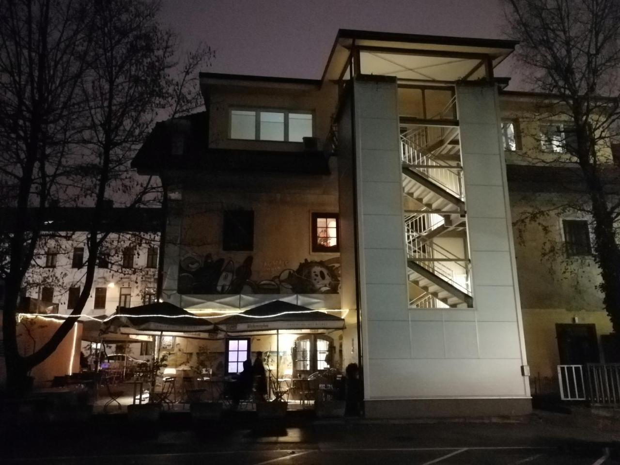 Flex Apartments Tour As 류블랴나 외부 사진
